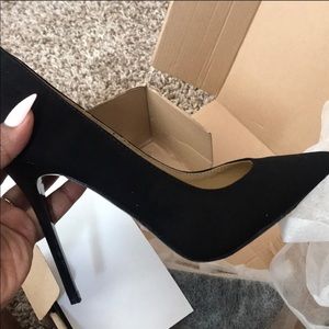 Gorgeous black suede heels w/ silver bottoms